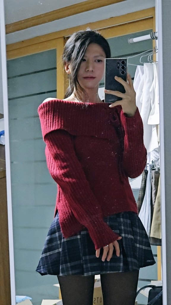 빨간색도 도전이여 !💪 
#시디 #cd #빨간색