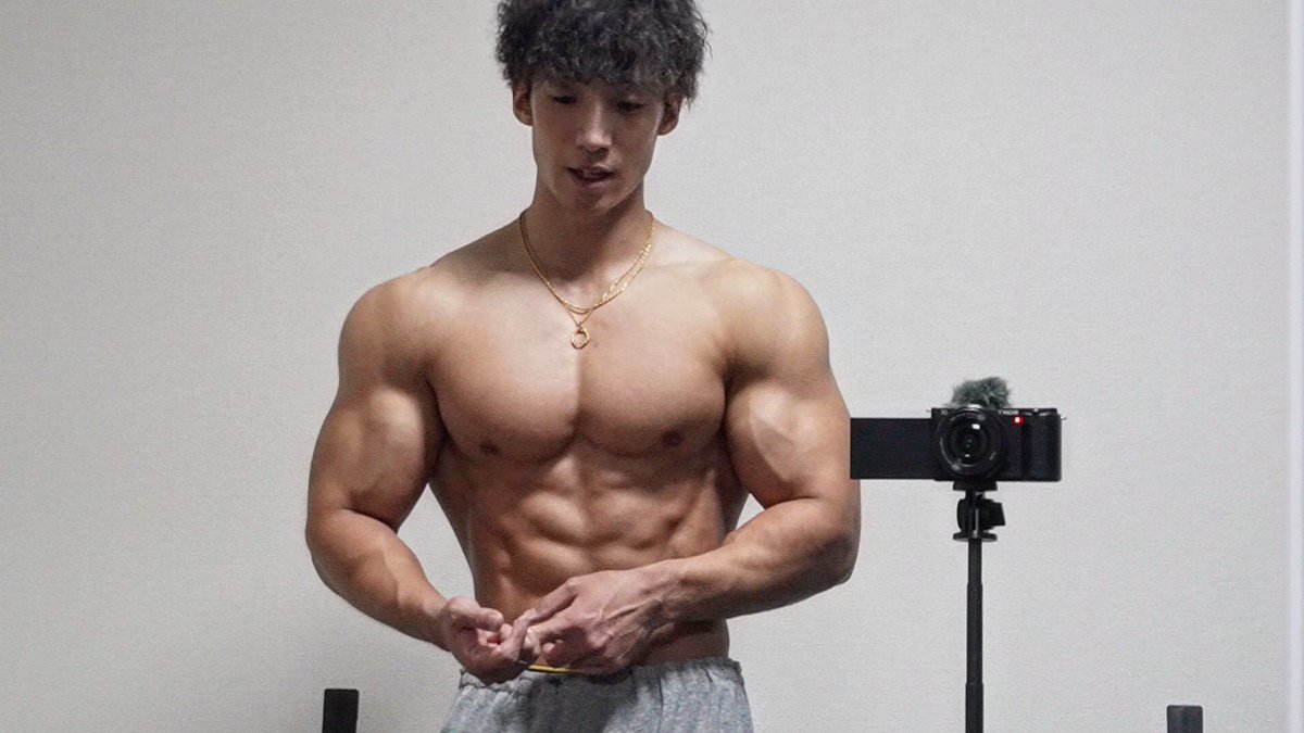 takutofitness's tweet photo. ノーカットで1時間胸トレ動画を撮影したので是非参考にご覧ください😊
https://t.co/nGTpCYL84L
#筋トレ #筋肉 https://t.co/czwvvOuMB9