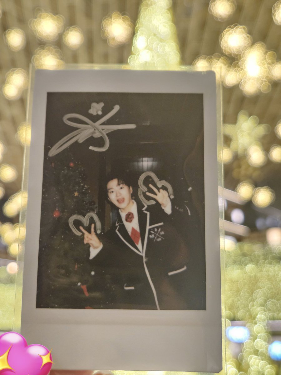 mingqaujjul's tweet image. ✨️🎅산타밍의 선물🎁✨️

???: "평생 그 무엇보다도 기쁠 미리크리스마스 선물이 될 것. 파라나 산타마을 앵구에게 고마워."

예쁜 밍규보며 포탐쌤들 마음의 평화 찾으시길😇🙏