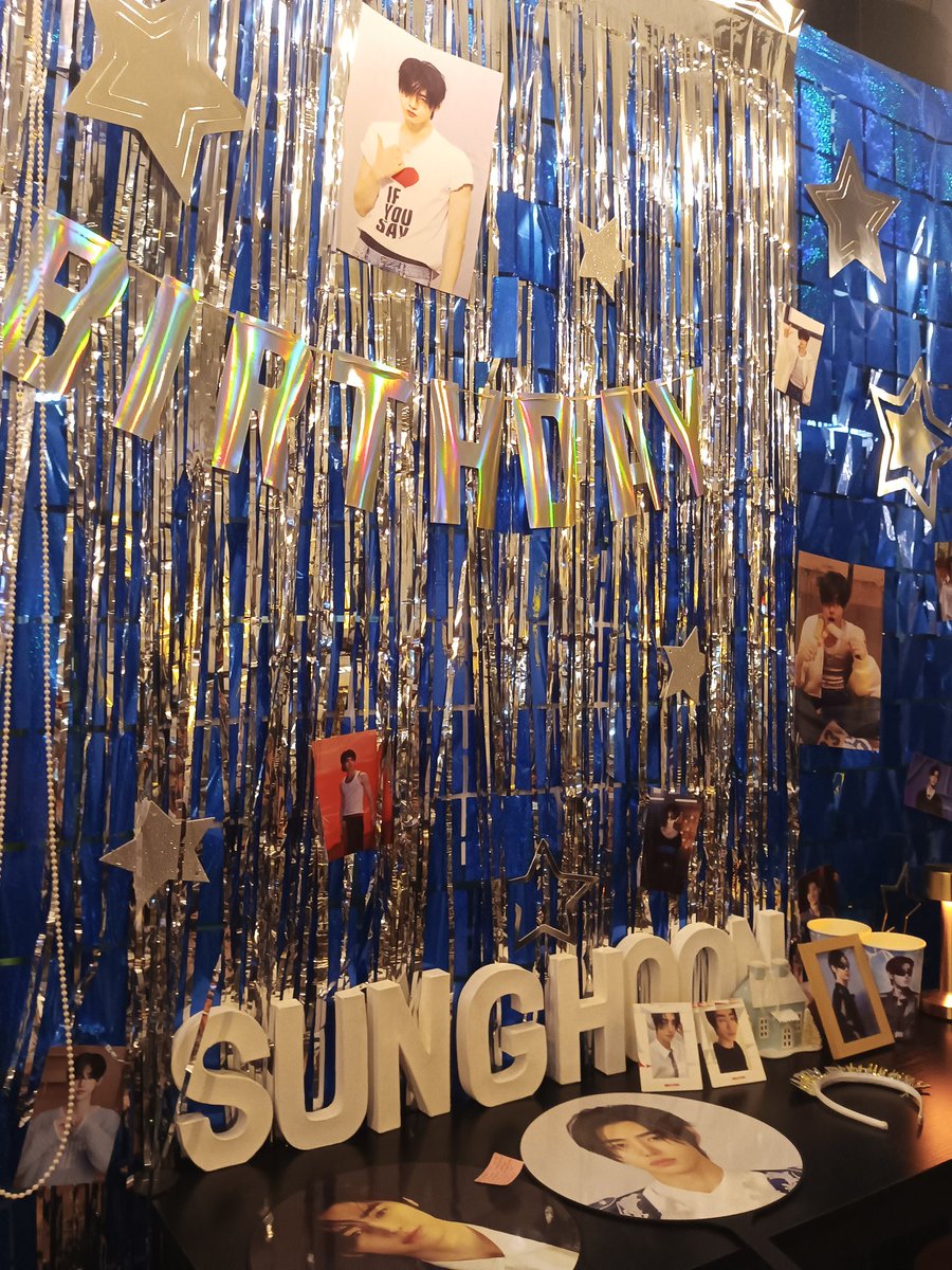 anashtazjah's tweet photo. Happiest Birthday to our Ice Prince, Sunghoonie🎉
We engenes love you so much!💗
Thank you @currentlycafeph and @PSHGlobalTeam for the free coffee✨💕
👩🏻‍❤️‍👩🏻: @Kali_1125
SUNGHOON BLOOMS IN WINTER 
#1208StarsAlignedForHOON #성훈이_생일1208번_꽉꼭안아 #SUNGHOON #성훈 #ENHYPEN #엔하이픈 https://t.co/F2U3vVLk6N
