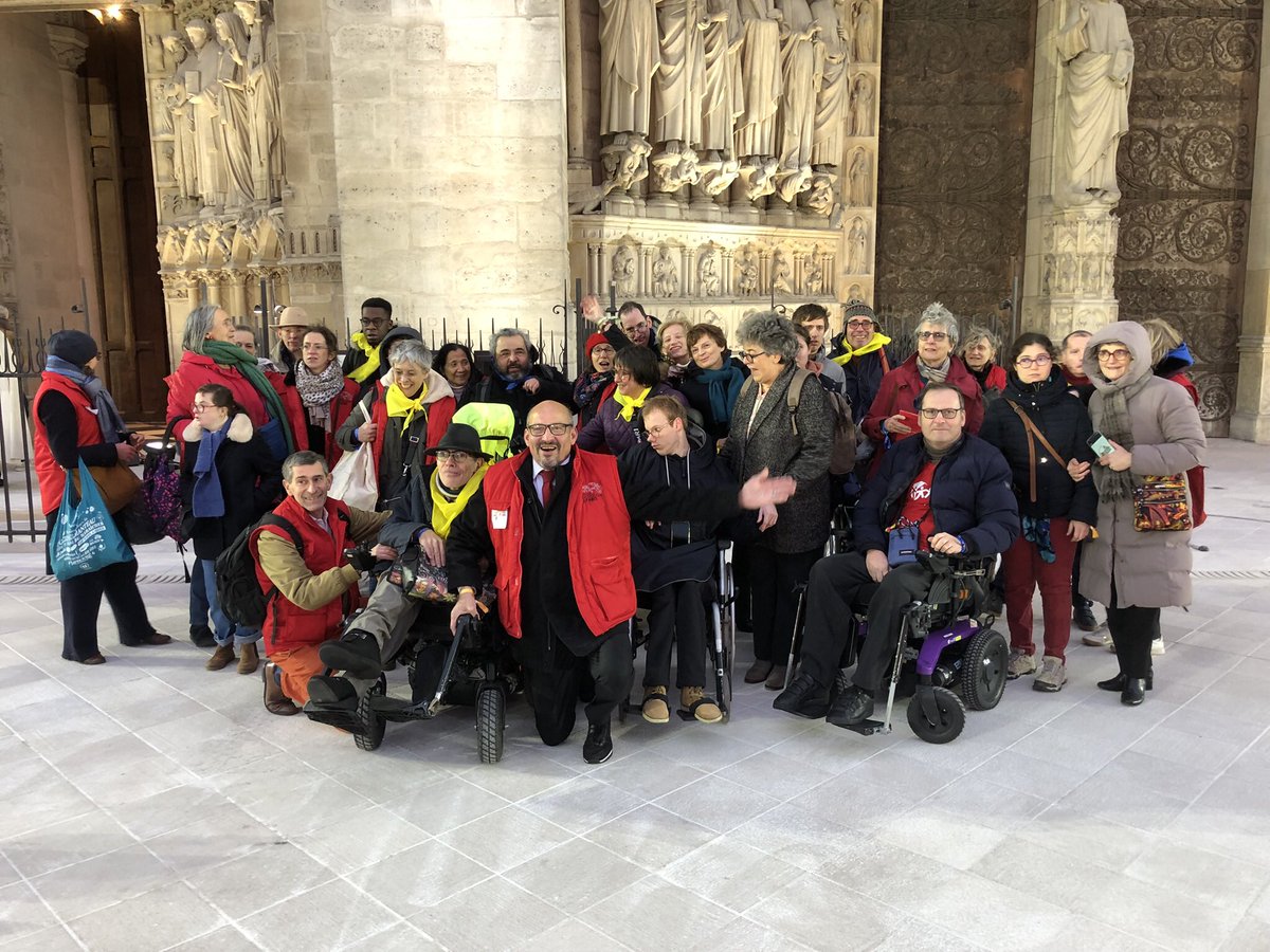 Idechatellus's tweet photo. Et non il n’y avait pas que des nantis hier soir pr la réouverture de #NotreDame !

🤲 Le gpe des personnes en situation de handicap était bien présent: personnes aveugles, trisomiques, poly handicapées… 

Merci @dioceseparis de prendre soin des plus petits, nos aînés ds la foi. https://t.co/jb5LmGbHFn