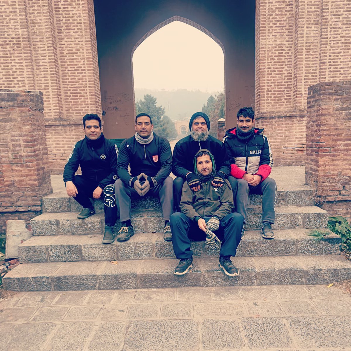 SirwalAabid's tweet image. Alhamdulillah ❤️
Today we brisk run and exercise at #Badam_Wari @1.5 hrs. By the grace of Almighty Allah it was an awesome experience.
#travel #trekkingadventure #adventure #travel #trekkinglife #kashmir #srinagar #hiking #excercise #fitnessmotivation #