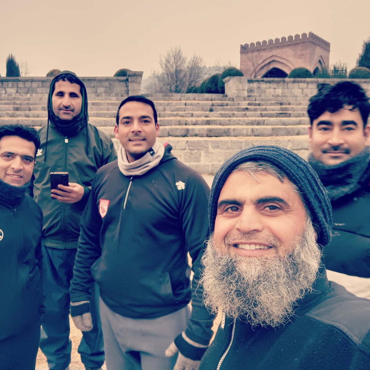 SirwalAabid's tweet image. Alhamdulillah ❤️
Today we brisk run and exercise at #Badam_Wari @1.5 hrs. By the grace of Almighty Allah it was an awesome experience.
#travel #trekkingadventure #adventure #travel #trekkinglife #kashmir #srinagar #hiking #excercise #fitnessmotivation #