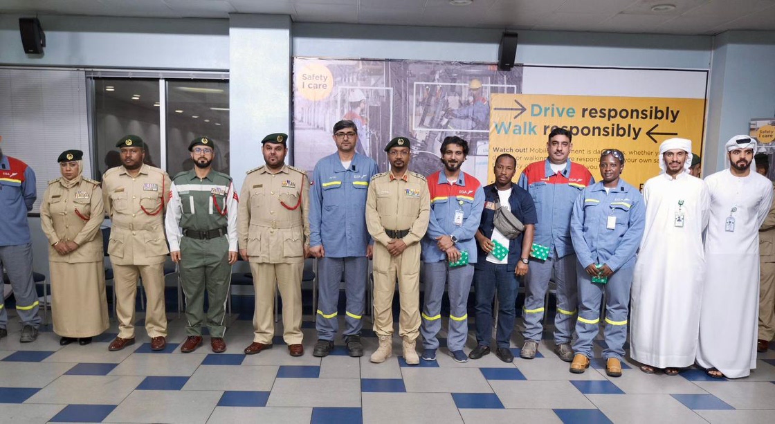 DubaiPoliceHQ's tweet photo. #News | Dubai Police Promotes Awareness of Workers’ Rights and Responsibilities in Jebel Ali
Details:
https://t.co/pSPPgnrpsJ
#YourSecurityOurHappiness
#SmartSecureTogether https://t.co/Jck7hploML