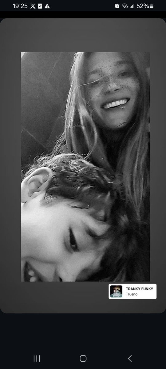 Lo positivo es q de cuquier manera, aun q tenga q dar la vida, me voy a encargar  de q siempre muestres esos dientitos hermosos que me vuelven loca de amor.
Sos mi obra de arte perfecta. Es un lujo maternarte y tener esta complicidad❤️❤️‍🩹