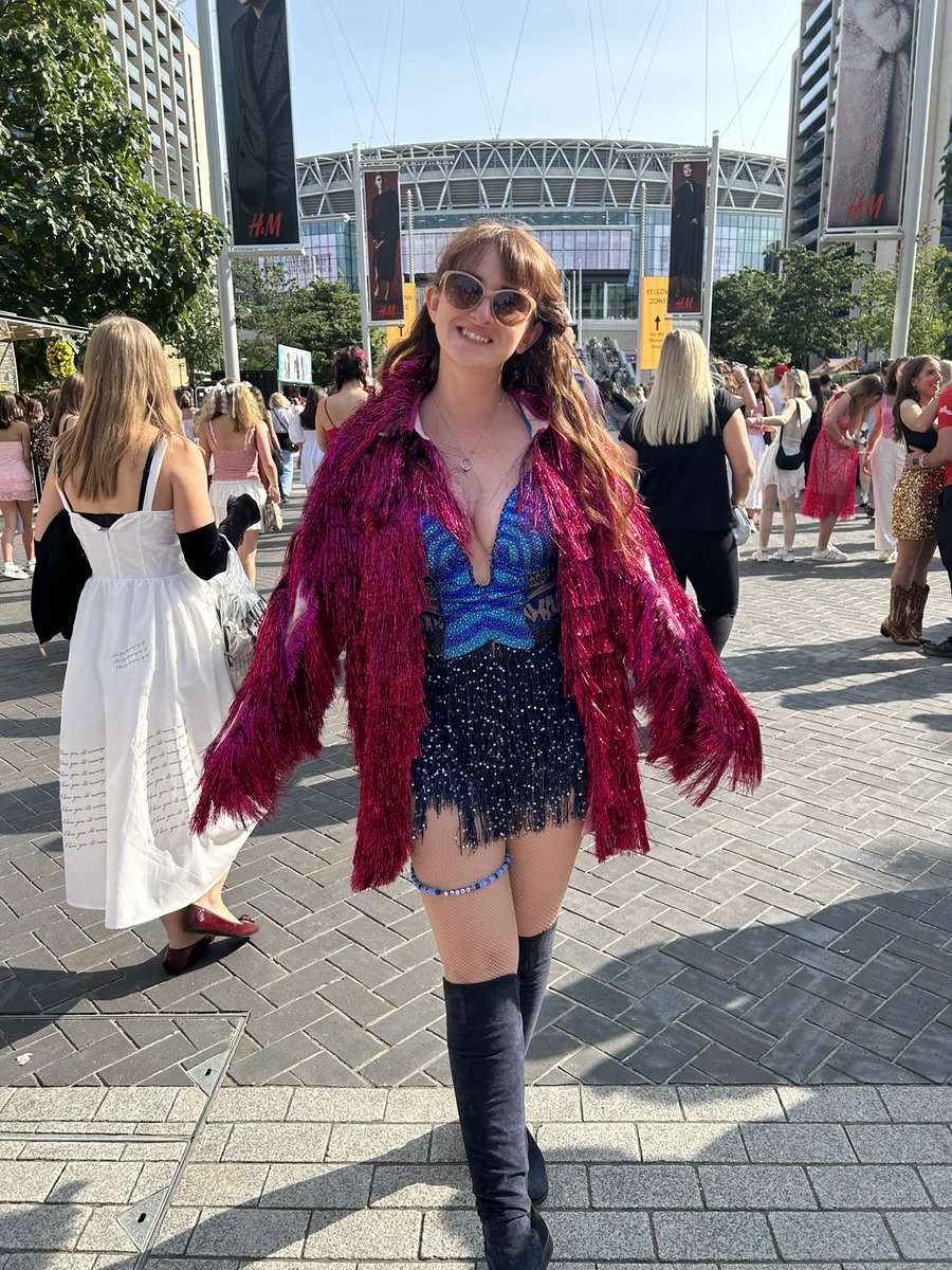 Bryony - Indecisive Reader 🖤🤍💜 tweet media