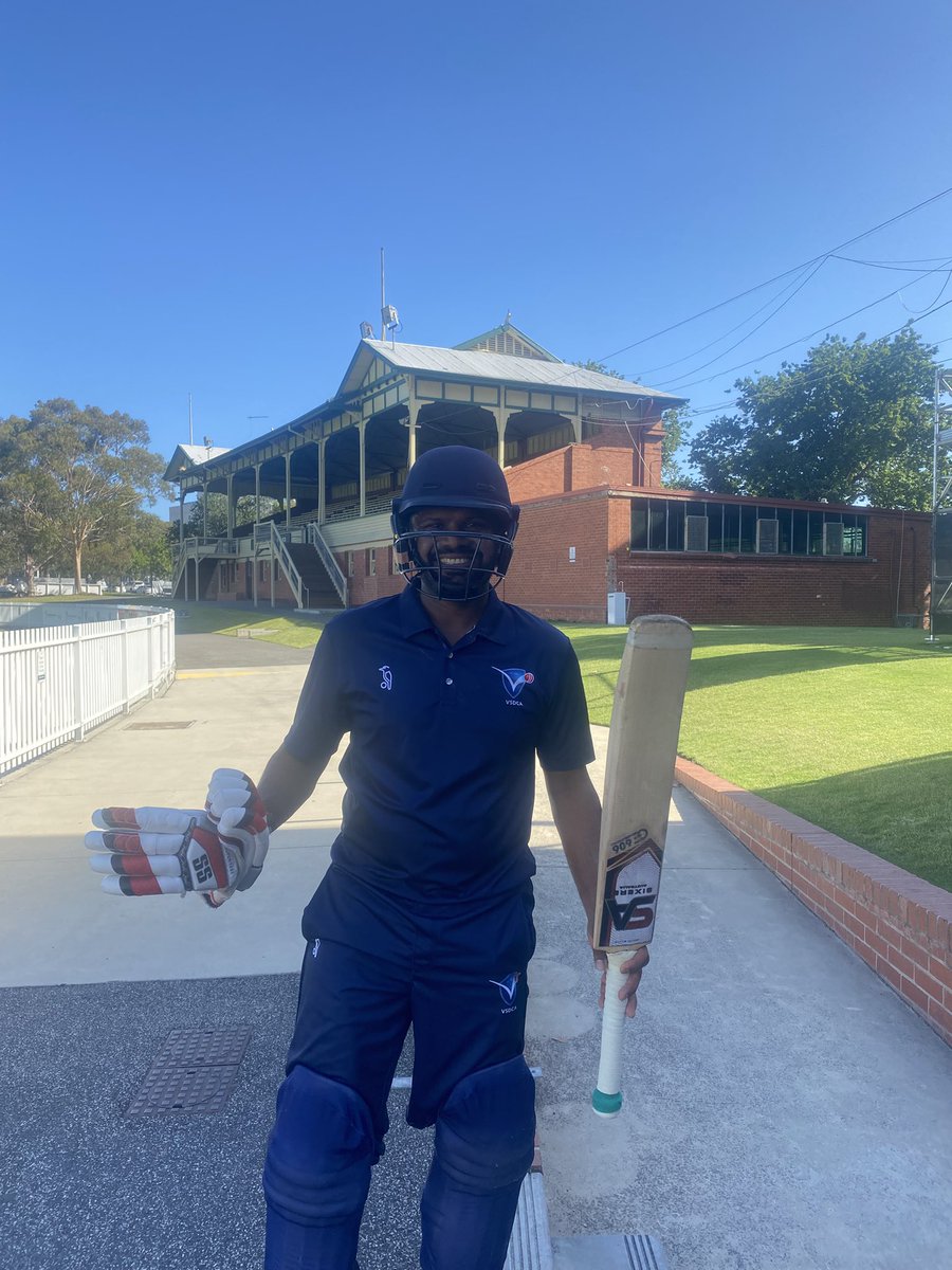 A big chase for the VSDCA against the VCCL today at the Junction - 9-271 - and it got the runs four wickets down, with another unbeaten century for Noble Park star Sahan Perera and half-centuries for David Wildsmith and Rishi Patel. Perera's ton came off 90 balls.