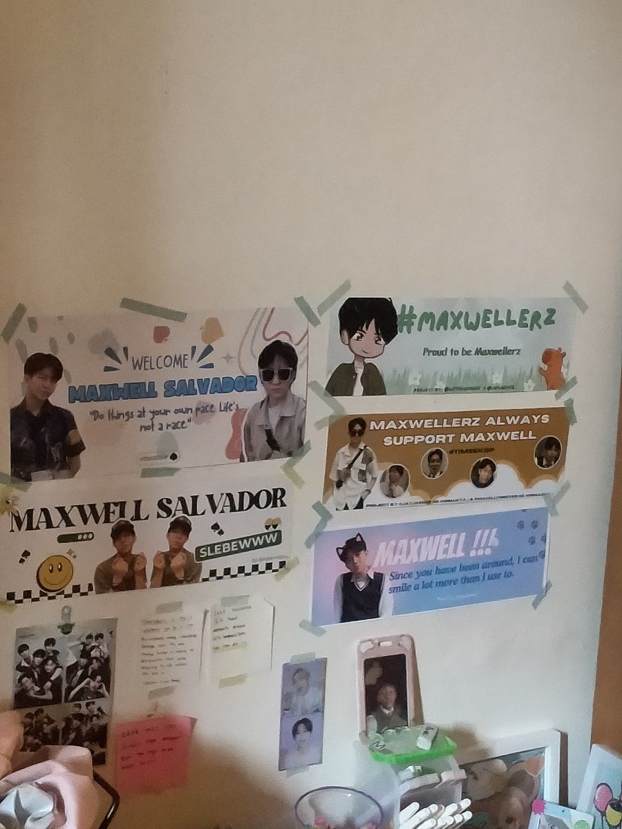 withsunshinee's tweet photo. yang banner Banner nya ada di foto ini, sudah aku pajang di kamar ❤️❤️ karna lucu lucu banget plisss https://t.co/5S47NDmY6A