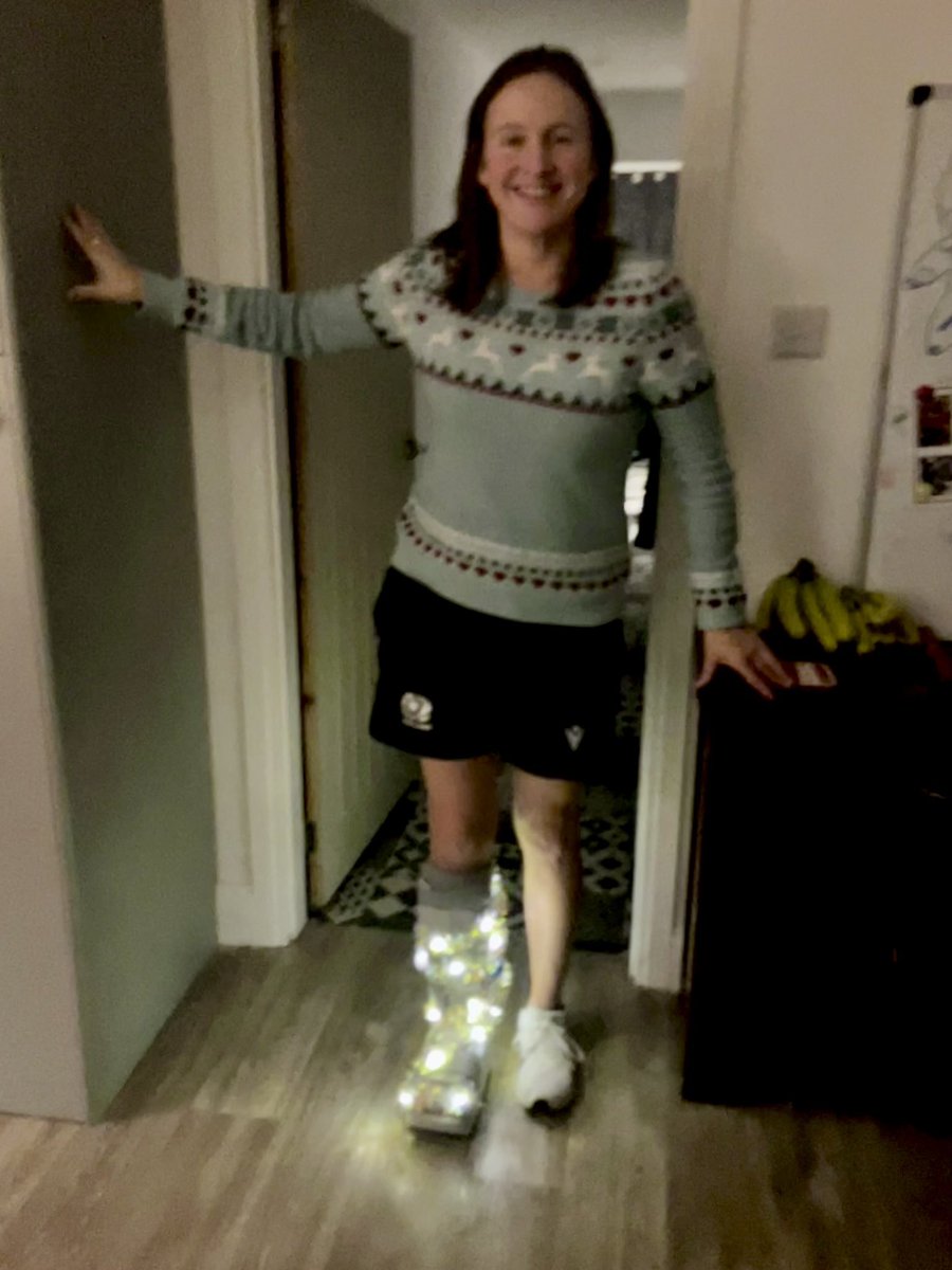 rosiemilo's tweet photo. Pimp my shoe …light up the big shoe and the world ! https://t.co/3wF5vSMJ4f