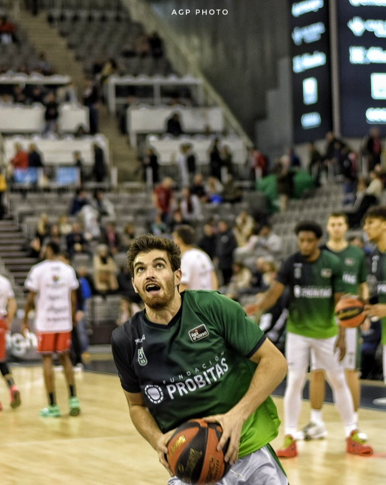 Alberto25112288's tweet image. 🆕 A las 12:30 @CoviranGranada VS @Penya1930 

➡️🛡️la defensa sobre @AnteTomic404 y Pustovyi y 🛂controlar a Robertson, Dotson y Dekker como claves para conseguir la victoria 🏆

#GranadaEsÉlite #ContigoFundación 
#acb #LigaEndesa #ConectaConTuPasión