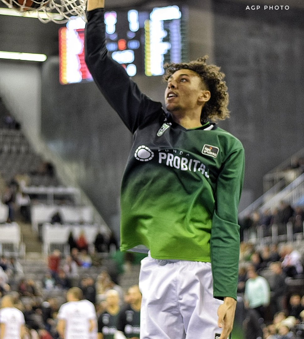 Alberto25112288's tweet image. 🆕 A las 12:30 @CoviranGranada VS @Penya1930 

➡️🛡️la defensa sobre @AnteTomic404 y Pustovyi y 🛂controlar a Robertson, Dotson y Dekker como claves para conseguir la victoria 🏆

#GranadaEsÉlite #ContigoFundación 
#acb #LigaEndesa #ConectaConTuPasión