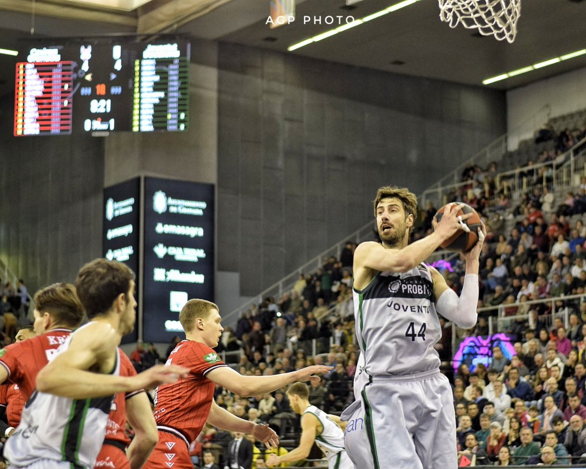 Alberto25112288's tweet image. 🆕 A las 12:30 @CoviranGranada VS @Penya1930 

➡️🛡️la defensa sobre @AnteTomic404 y Pustovyi y 🛂controlar a Robertson, Dotson y Dekker como claves para conseguir la victoria 🏆

#GranadaEsÉlite #ContigoFundación 
#acb #LigaEndesa #ConectaConTuPasión