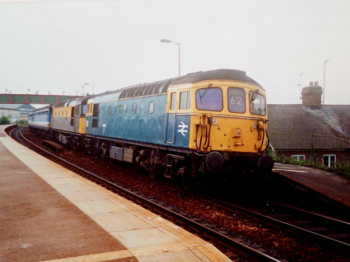 Invermuir's tweet photo. Sulzer Sunday. 33002 and 102 shredding a few trips between Exeter and Waterloo in 1992. #tmrguk #sulzer #Class33 #cromptons https://t.co/kEDGSUKGfH
