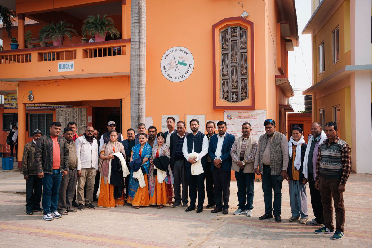 IndiaInNepal's tweet image. Kathak dance exponent Ms. Shikha Sharma and her troupe from 🇮🇳 engaged with local students at a #HICDP school Shree Ram Naresh Yadav Adarsh Model Secondary School, Rohini-3, Rupandehi that was built with Indian assistance. The troupe introduced the students to the style of Kathak