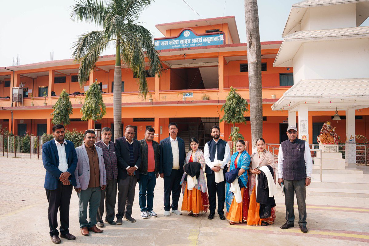 IndiaInNepal's tweet image. Kathak dance exponent Ms. Shikha Sharma and her troupe from 🇮🇳 engaged with local students at a #HICDP school Shree Ram Naresh Yadav Adarsh Model Secondary School, Rohini-3, Rupandehi that was built with Indian assistance. The troupe introduced the students to the style of Kathak