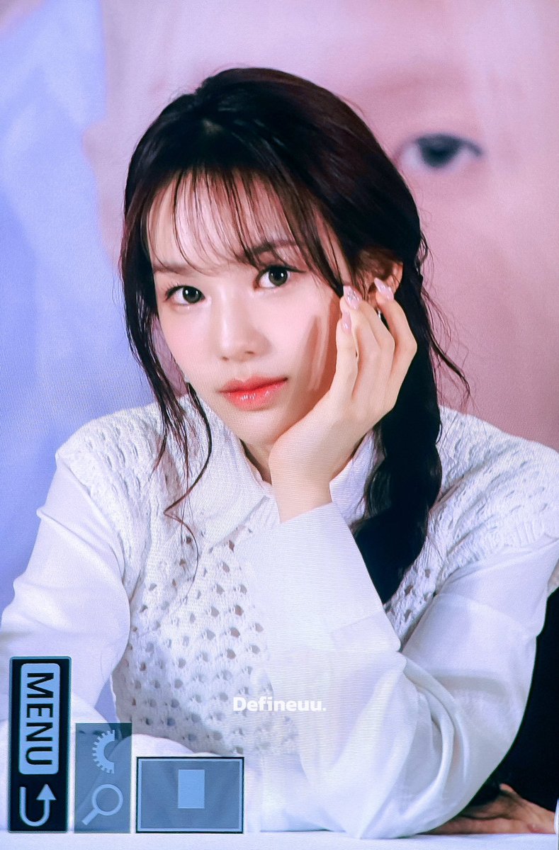 defineuu0418's tweet photo. 241208 MA fansign

🤍

#RYUSARANG #유사랑
 #IZNA #이즈나 https://t.co/m3e9cTvDCw