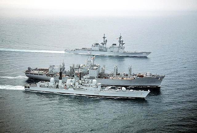 FlMichele69's tweet photo. Destroyers
#HMSGloucester D96 (1985-2011)
Sheffield/Type42 Class Batch3
#USSNiagaraFalls AFS3 (1967-1994)
Mars Class
#USSFife DD991 (1980-2003)
Spruance Class
📷 8 August 1991 #PersianGulf #OperationDesertStorm
@RoyalNavy 🇬🇧 @USNavy 🇺🇸 https://t.co/GHwbuiANVW