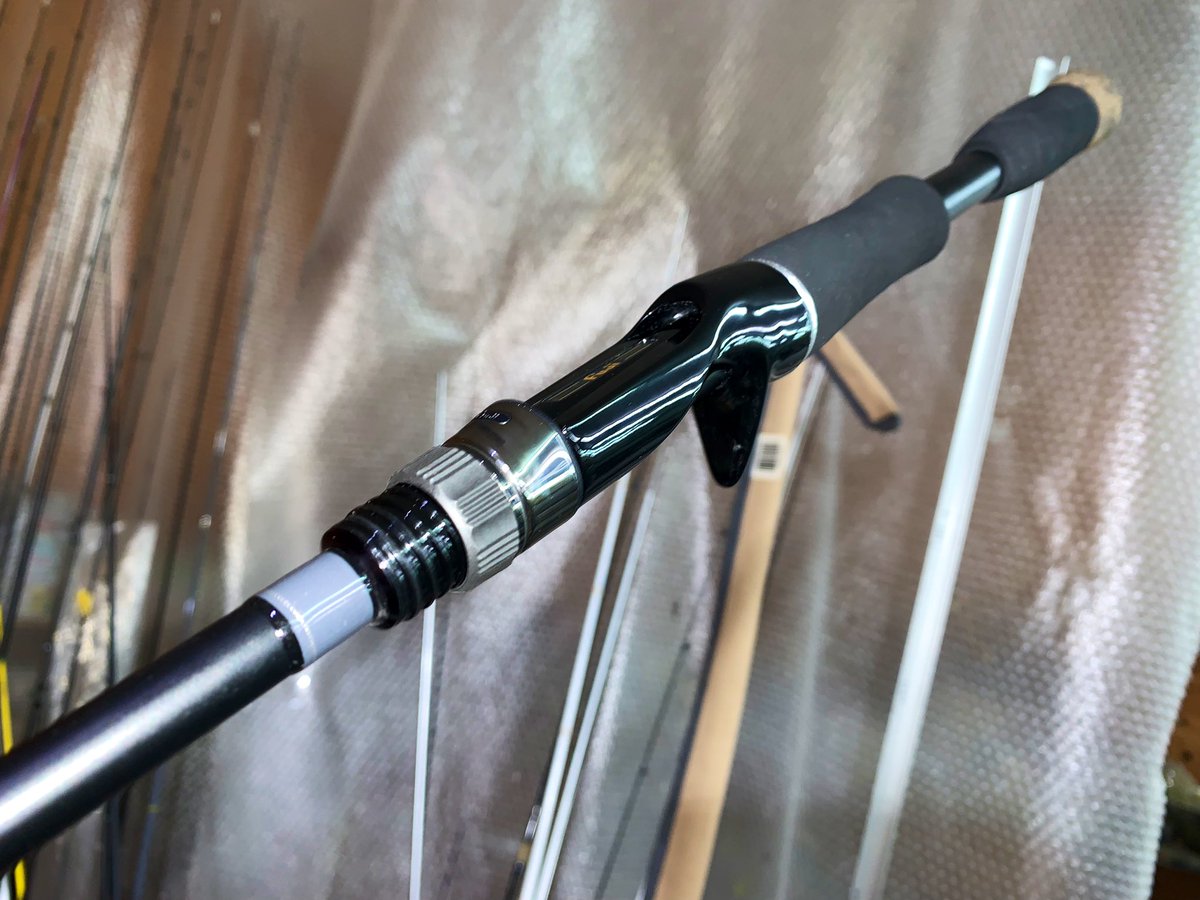 AUTREC7's tweet photo. オーダーロッド　1/2oz クラスのカスミ水系用フロッグロッド　グリップの長さを指定いただき65で仕上げました。　デザインもシンプルで良い感じです。
ご依頼ありがとうございました。
参考価格45,000円 https://t.co/fbBQzf605z