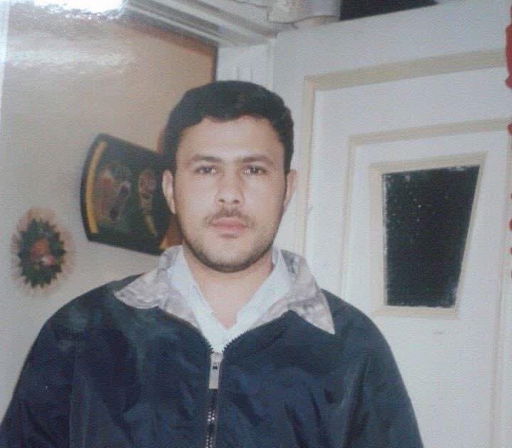 kenanothman8's tweet photo. رُغم علمي بأنهُ قد استشهدَ في غياهب  مُعتقل صيدنايا، 
شاركو صورة أخي أحمد صلاح عُثمان، لعلَّ أحدهم من الذين فرَّج الله عنهم قد التقى بهِ أو رأهُ أو تعرّّف إليه. 

ما هبتُ أحداً على الأرض كما كنتُ وما زلتُ أهابهُ وأحبه. 
#سجن_صيدنايا https://t.co/8BEtBmZcN7