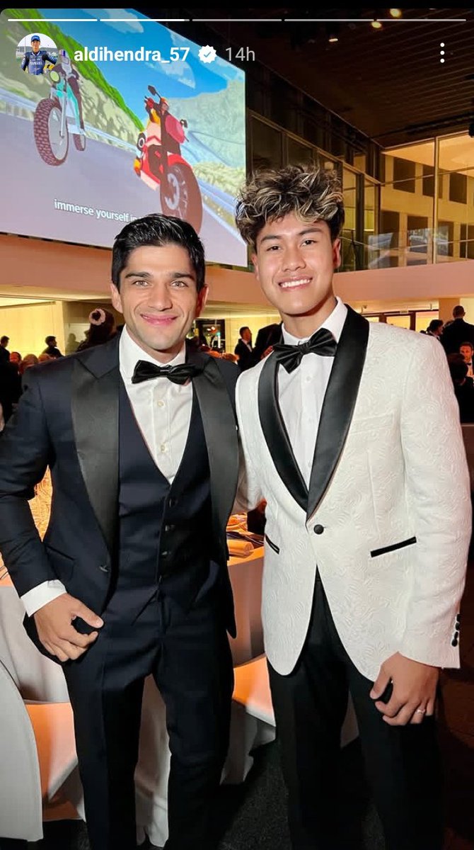 ScherazadeMS's tweet photo. Yang Juara Dunia Juara Dunia saja 😎

Jorge Martin dan Aldi Satya Mahendra berfoto bersama dalam event FIM Awards 2024 di Palma de Mallorca. https://t.co/emdS23TEmq