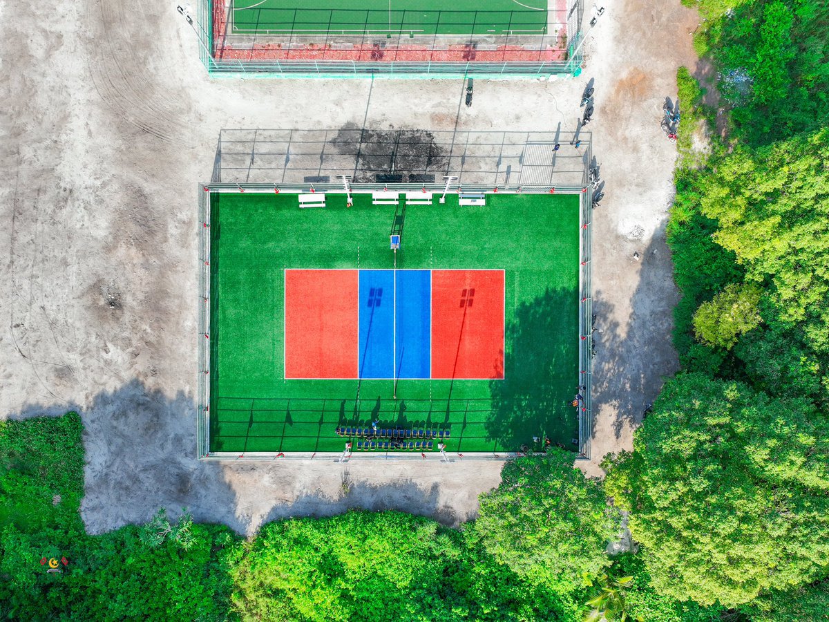 ފާއިތުވި 2 ހަފްތާއެއްތެރޭ ކުޅިވަރު ވުޒާރާއިން ބައެއް މަޝްރޫޢުތައް ރަސްމީކޮށް ހުޅުވި މަންޒަރުތައް ސޯޝަލް މީޑިއާއިން ފެނިގެން އެއީ ކޮންއިރަކު ފެށި މަސައްކަތްތަކެއްތޯ ސުވާލުކުރާ ފަރާތްތަކަށް ދަންނަވަން.

އެހުރިހާ މަސައްކަތްތަކަކީވެސް ރާއްޖޭގެ އެކިރަށްރަށުގައި ކުޅިވަރު ވަސީލަތްތައް