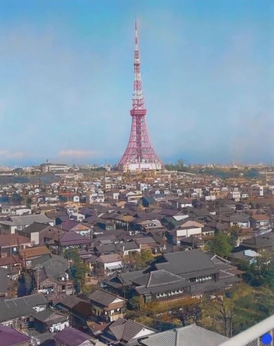 stats_feed's tweet photo. Tokyo in 1960, before there were any skyscrapers https://t.co/gLaPQutD95