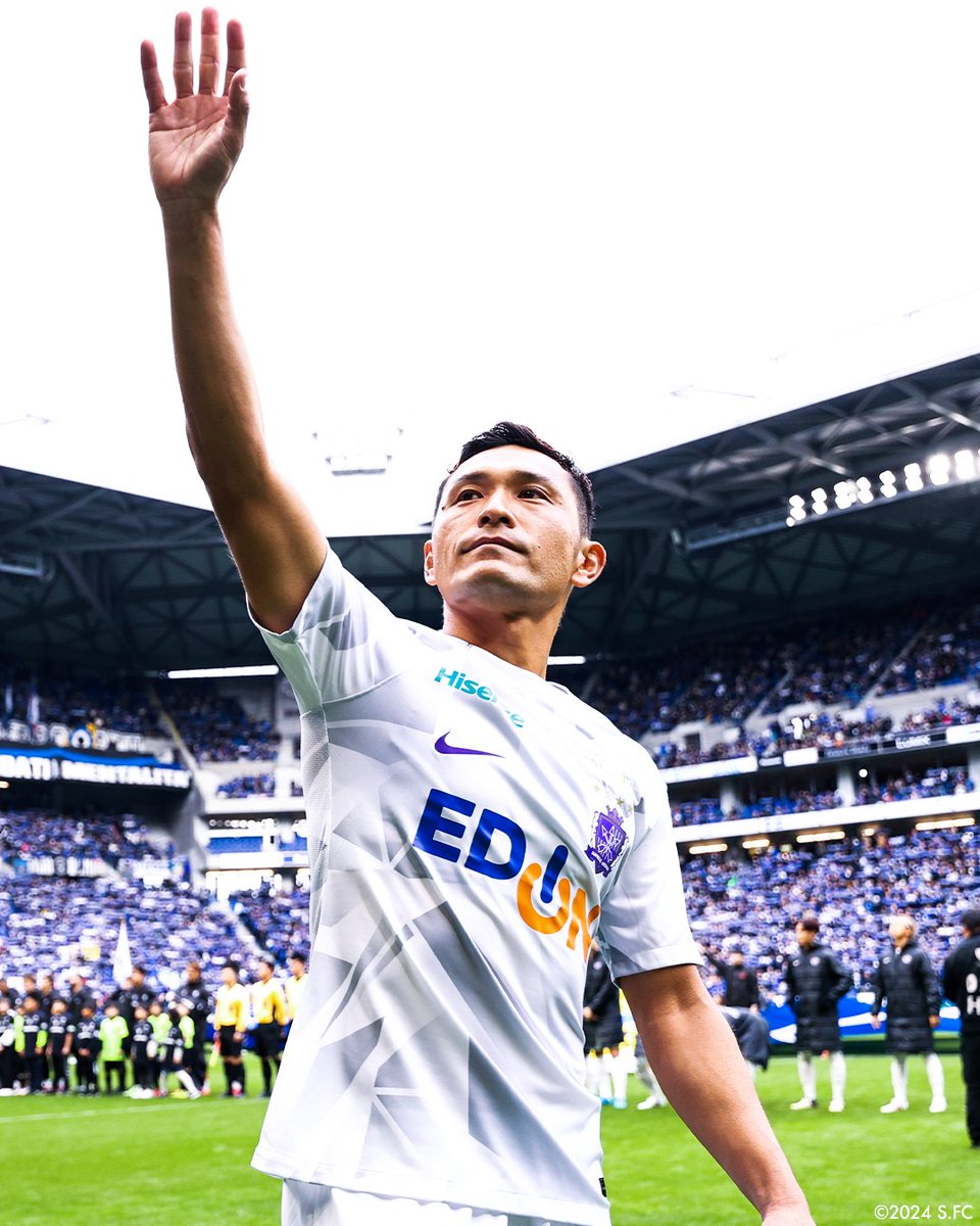 sanfrecce_SFC's tweet photo. これからもクラブの歴史は続いて行く。

#ありがとう青山敏弘 
#sanfrecce | #シンぶちあつ! | #Jリーグ | #G大阪広島 https://t.co/veMlHMpch2