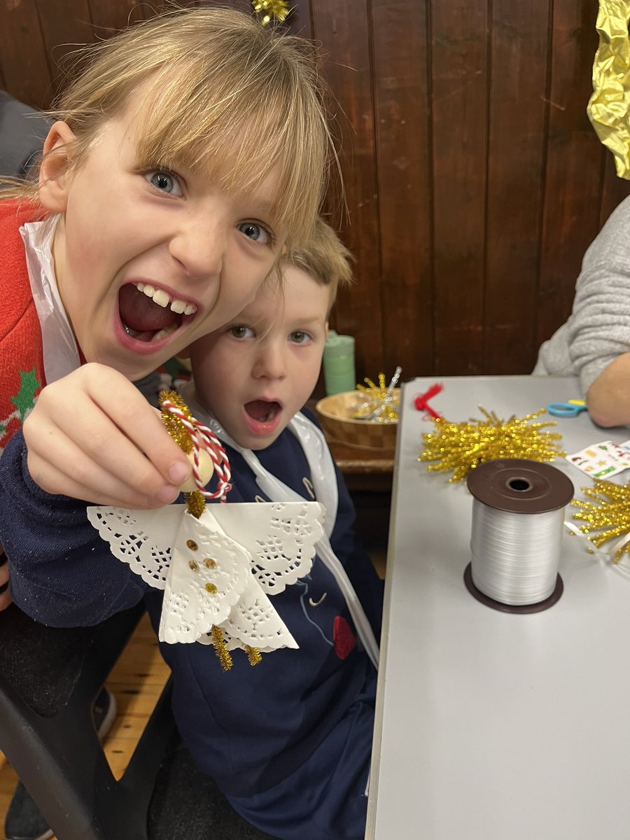 uffvillhall's tweet photo. The annual Christmas Crafternoon took place at the village hall yesterday and was once again a huge success.
Well done to Vanessa Kimberley and her merry band of helpers on the day. Some excellent Christmas crafts were made, the children were fed and even Father Christmas visited https://t.co/qwUJ1eEyHg