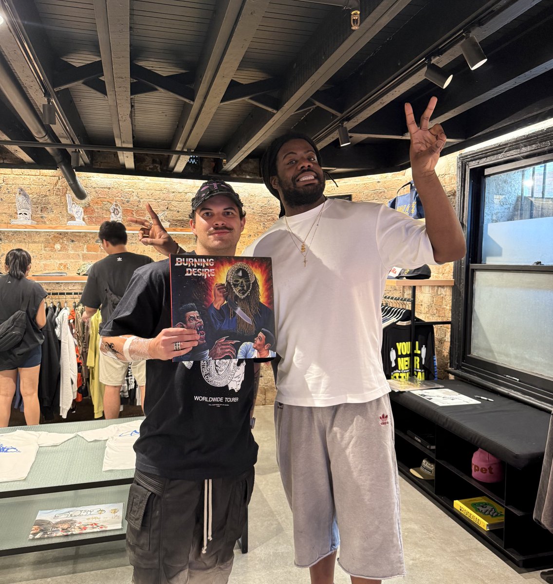 AVinylOrTous's tweet photo. Met a legend today 🫂 https://t.co/TNlaLEX79J