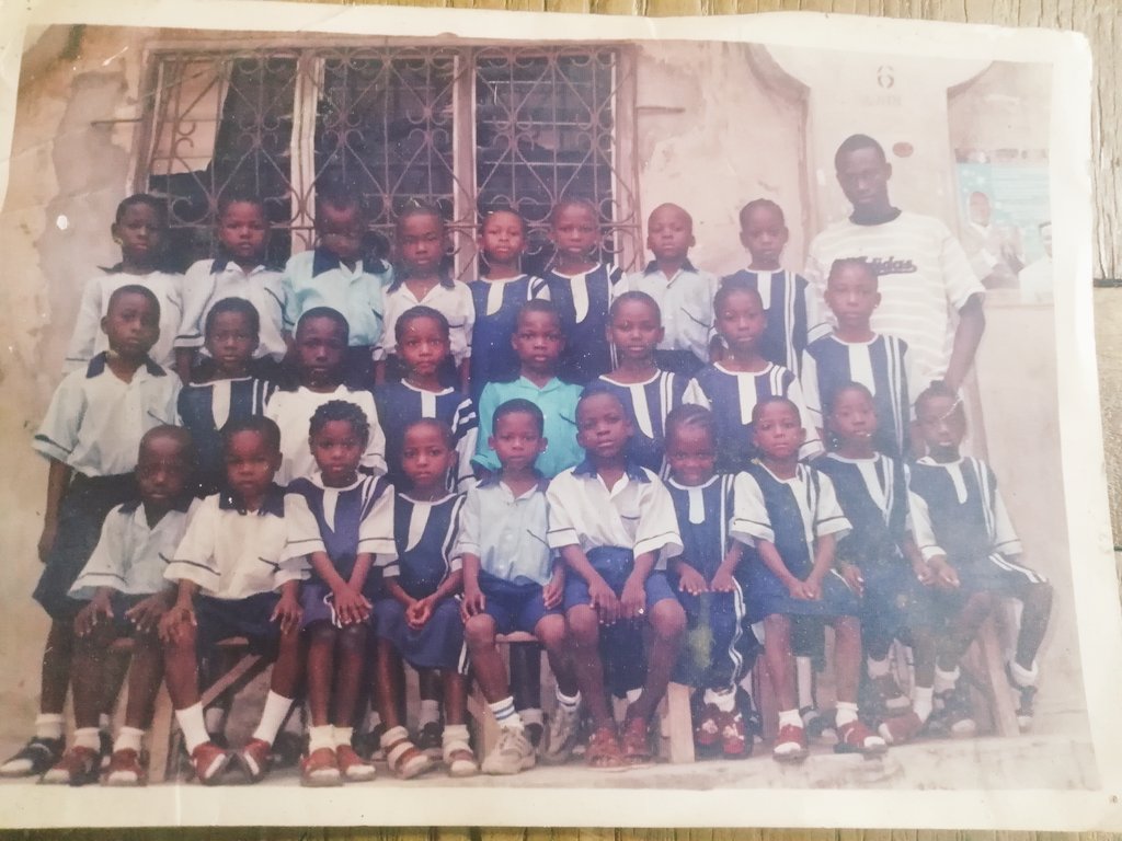 Laywon3's tweet image. Pry 2 class at early bird nursery and primary school...DM if you are in this pics..let reconnect 😁