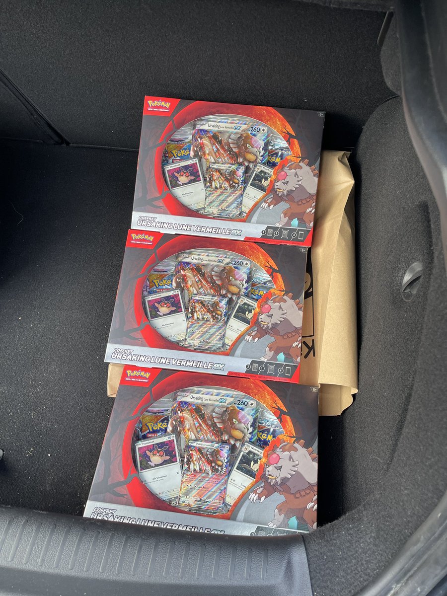 WestBoySW's tweet photo. J’ai pas partagé sur le BlackFriday mais voici les trouvailles 

Du coffret ursaking à 18€ et de l’UPC terrapagos à moins de 110€

Merci pour les infos @Pokecop_ https://t.co/gh92kyoePO