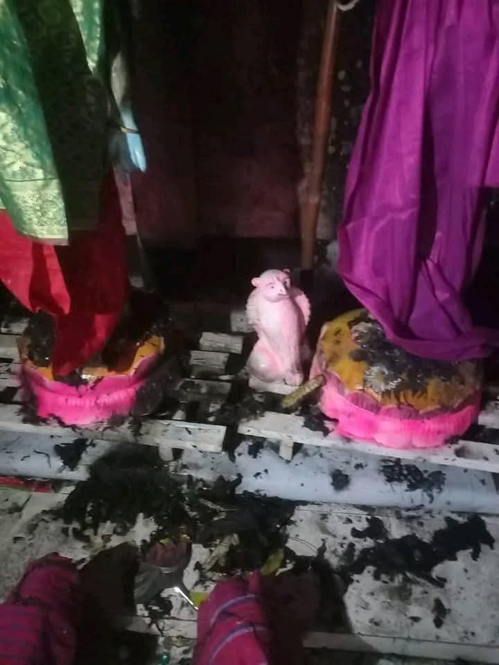 bdwatch2024's tweet photo. Attacks on #Hindu places of worship continue unabated in #Bangladesh: Consecutive attacks took place in #Dhaka and #Netrokona on Friday and Saturday. 

On Friday afternoon, idols were vandalised in the Kali Temple at Nasibpur village of Netrokona Sadar's Laxmiganj Union.

In the early hours of Saturday, the Radhakrishna and Laxmi Narayan temples in Dhour Village of #Dhaka's Turag area was set on fire by miscreants.

These attacks remain mostly unreported in mainstream media, while the #Yunus Regime's apparatchiks and apologists remain busy explaining how news of such attacks are "exaggerated" by, or downright "propaganda" of, Indian media.

.................

@hrcbm @StateIRF @FOREF_EU @USCIRF @IrfSecretariat @nadinemaenza @NazilaGhanea @UN_SPExperts @OHCHRAsia @UNHumanRights @CJBdingo25 @austhindu @avroneel80 @GBHAlliance @hindupost @HinduVoice_in @k36077 @SBHPage @HinduACT @HinduAmerican @CoHNAOfficial @Hindubd49346 @INSIGHTUK2