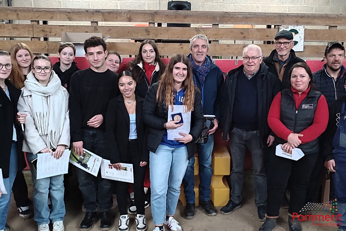 LyceePommerit's tweet photo. Deux élèves @LyceePommerit qualifiées pour le @Salondelagri pour le concours de jugement de chevaux 🐴👏 ➡️ https://t.co/toj0luUaDa 🐴 @CneapEc #pommerit #lyceepommerit #cheval #cneap #bretagne #laventureduvivant https://t.co/Gyr245Gcf2
