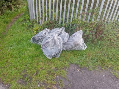 keepharrowtidy's tweet photo. #KeepHarrowTidy #headstone #hatchend #litterpicking #litter #plasticwaste #keepbritaintidy #Harrow #rubbish #Harrowweald #flytipping #WEALDSTONE #northharrow #harrowweald https://t.co/CD3KCg3EfI