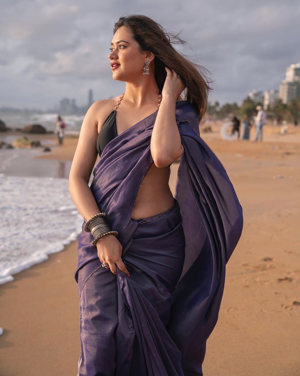 glammodels_hub's tweet photo. Follow @glammodels_hub

Beautiful ➡️ Bold 

Feature : Shrishti Sharma 

#indian #RajatDalal #RashmikaMnadanna #Chahatapandey #shrishti https://t.co/EBU6TOnC0M