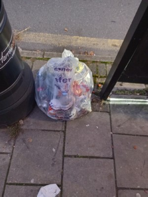 keepharrowtidy's tweet photo. #KeepHarrowTidy #headstone #hatchend #litterpicking #litter #plasticwaste #keepbritaintidy #Harrow #rubbish #Harrowweald #flytipping #WEALDSTONE #northharrow #harrowweald https://t.co/XwfD3xK6z1