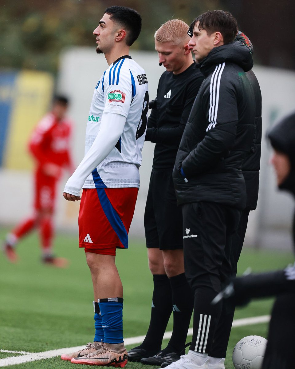 HSVYoungTalents's tweet photo. Pflichtspiel-Debüt und Comeback. 💪
Beim Heimsieg gegen Norderstedt stand Luis #Klatte erstmals bei einem Punktspiel für unsere #U21 im Tor und Kapitän Milad #Nejad kehrte nach zweimonatiger Verletzungspause zurück aufs Feld. 🙌
#nurderHSV #HSVYoungTalents
📸 Michael Schwarz https://t.co/21zN5H5ro9