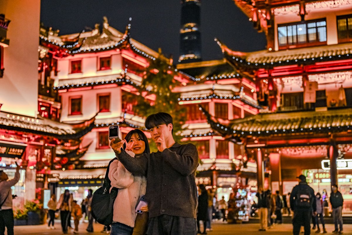 ChinaDaily's tweet image. &quot;China Travel&quot;, &quot;Paris Olympics&quot; and &quot;New Quality Productive Forces&quot; are among the &quot;top 10 Chinese #buzzwords&quot; of 2024, the National Language Resources Monitoring and Research Center announced Saturday. bit.ly/41o0rL1