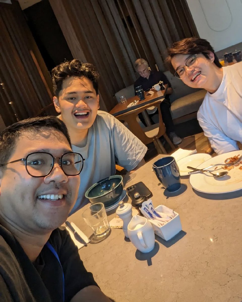 hourly_nando's tweet photo. KAGET DIKIT 😨🧎🏻‍♀️☝🏻😦

#AskIU #nando #nabil https://t.co/YaPEFlwV0s