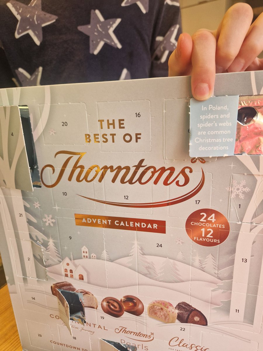 Daniela_K_P's tweet photo. @thorntonschocs I was born and bred in Poland, so we're many of my friends (in different parts of the country), but no one is familiar with this 🤔 #poland #Polishchristmas #thorntons #chocolate #Christmas https://t.co/qqS6CsqPBR