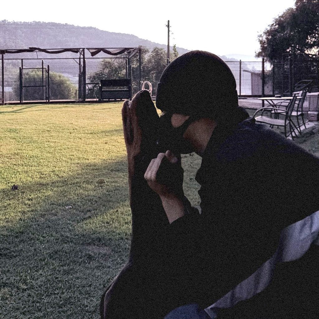 jeonaddicts's tweet image. jungkook's love for bam ★

— a thread