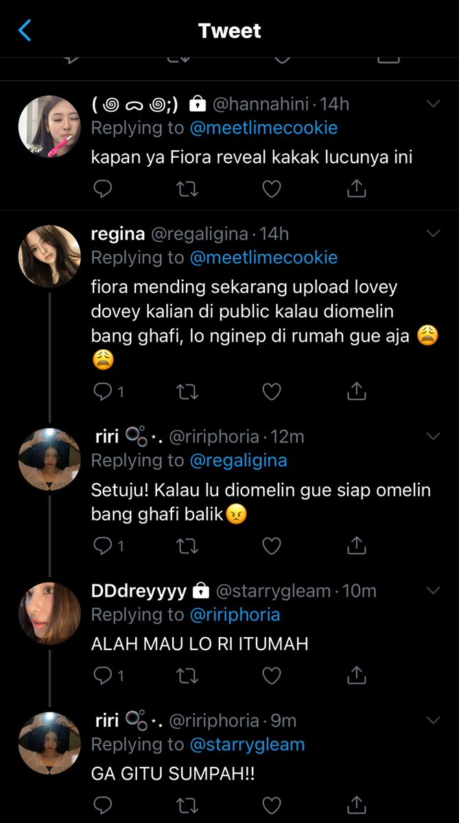 kromikoku's tweet photo. isinya juga tempat Fiora pamer lovey doveynya yang diem diem ini https://t.co/vuGFOqmegb