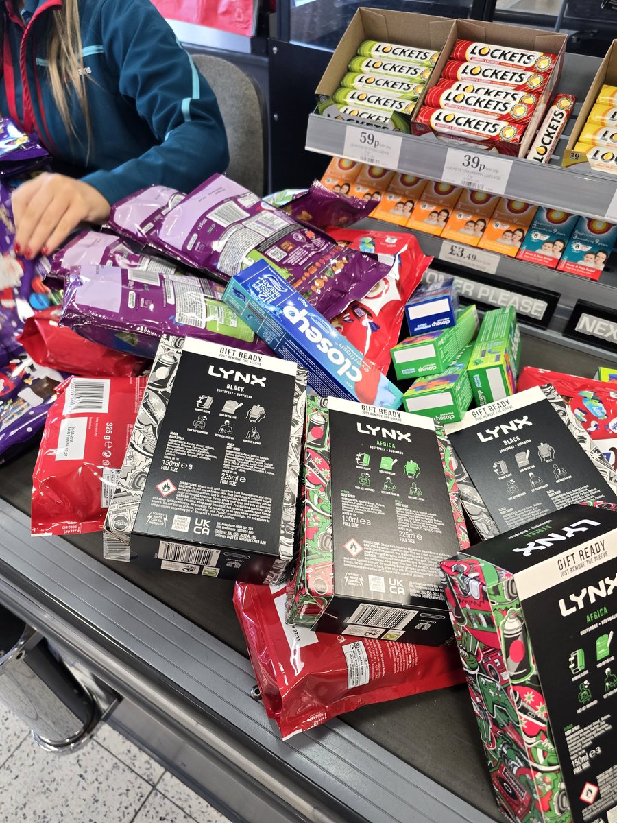 Propeller Club LPL (@propellerists) on Twitter photo Been busy buying Christmas treats for #seafarers visiting #Liverpool <a href="/homebargains/">Home Bargains</a> You might like to also donate through the <a href="/Liv_Seafarers/">Liverpool Seafarers Centre</a> Been busy buying Christmas treats for #seafarers visiting #Liverpool <a href="/homebargains/">Home Bargains</a> You might like to also donate through the <a href="/Liv_Seafarers/">Liverpool Seafarers Centre</a>