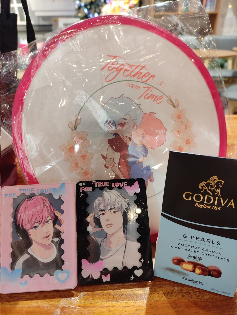 0128rhmlyn's tweet photo. Thank you for this yataz event @peulnoonas โค๏ธ๐ซถ๐ฉท 'till next event โบ๏ธ
thank you din for the foldable fan - bring me game prize & @IryDGo for the chocolate as raffle prize ๐ซถ
#TogetherAcrossTime https://t.co/YZhbnDznUH