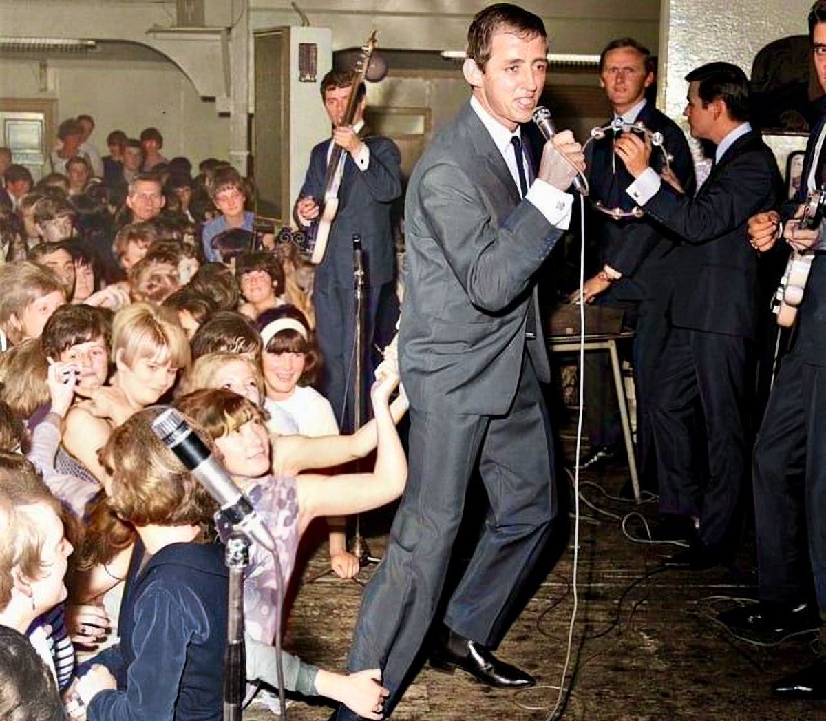 timelesscolours's tweet photo. 1960s, Come Back to Stay
Legendary former frontman of the Miami Showband, Ireland Eurovision entrant Dickie Rock has died aged 88. "To Whom It Concerns" became the signature tune of The Late Late Show. Rest in power! https://t.co/SMmVgQMmki
๐ท RTร
#RIP #DickieRock #Eurovision https://t.co/IeSpsKfsPc
