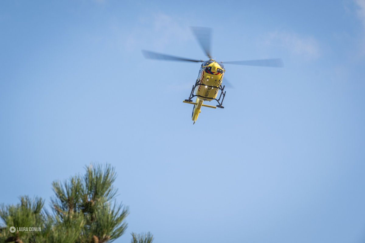 Inzet van de #Medic01 bij het Groene Strand op #Terschelling eind augustus. 
Deze locatie gebruiken ze nu steeds vaker aangezien het bij de jachthaven lastig is geworden door de reeds geplaatste zonnepanelen… 🚁