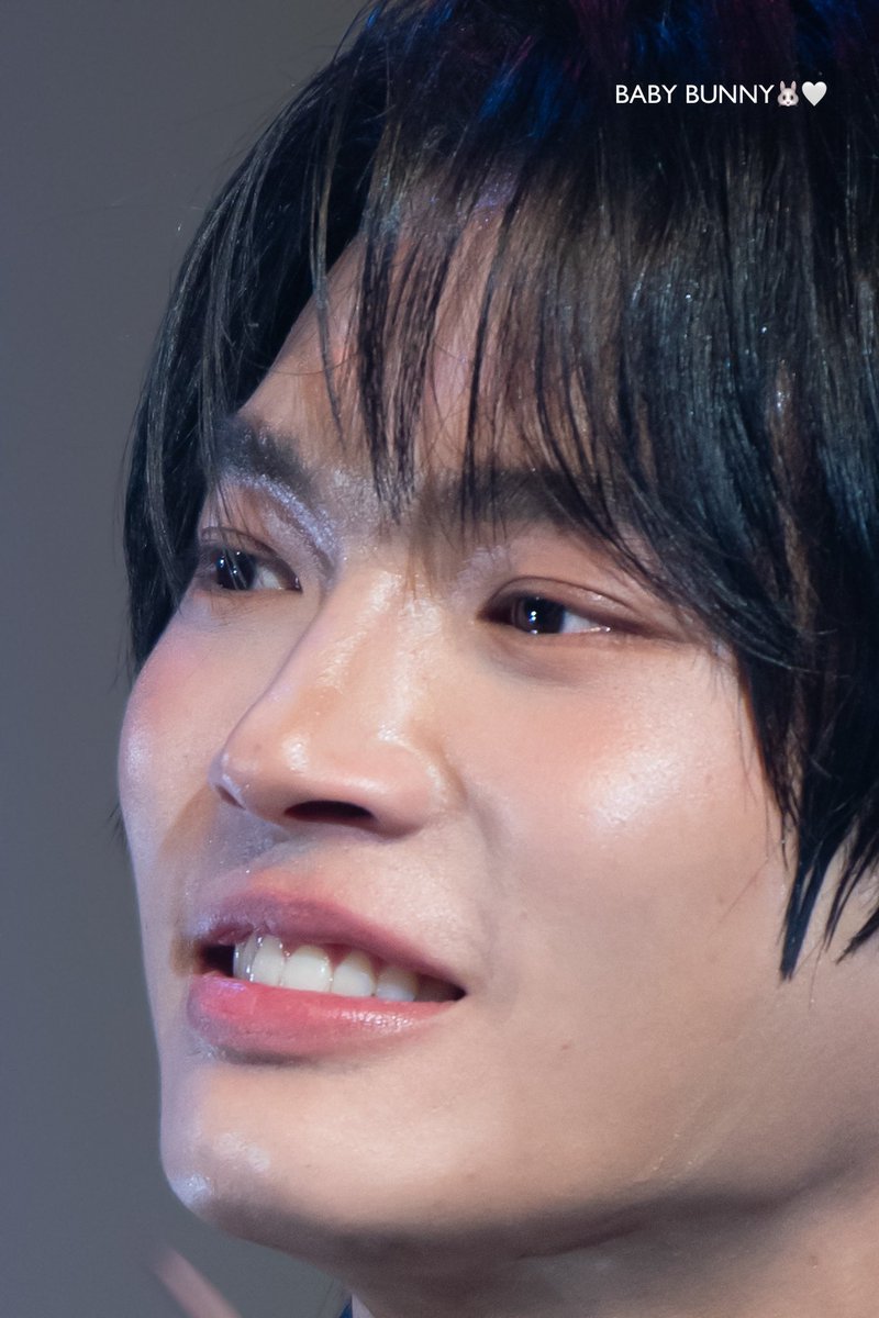 __BABY_BUNNY__'s tweet photo. Are you crying...?🥲

#WinHolidateFanConJP 
#WinHolidateFanCon
#winmetawin @winmetawin https://t.co/bxQd1y3QMr