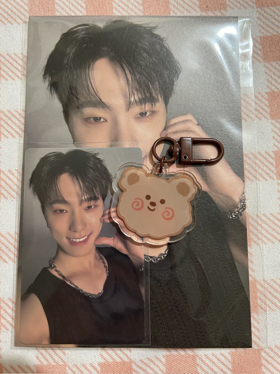 thegudeplace's tweet photo. #gudeyolks
🌼 wts / lfb ph🌼

spill the feels dino carat ver weverse global pob pc + postcard

ㅡ ₱190 + ₱15 PF + LSF 
ㅡ onhand
ㅡ PAYO / 2 days dop
ㅡ has minimal flaw

mod: jnt direct
mop: maya/ bank transfer
carrd: https://t.co/srsuT2pRCL

🏷 svt seventeen 17 pc carver https://t.co/35nQLIWAD6