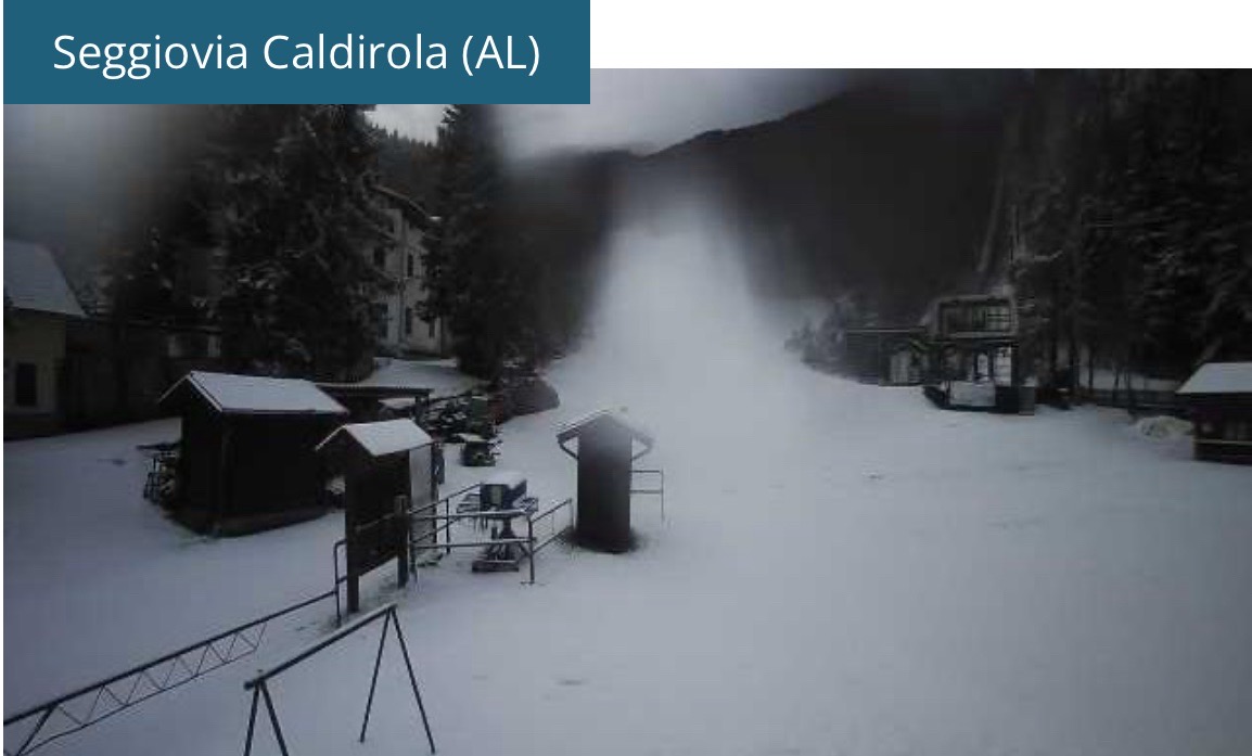 PCProvAL's tweet photo. ❄️8 Dicembre 2024 #neve in appennino. 
Le webcam questa mattina ci mostrano le nostre località montane innevate. Durante la notte la neve è scesa anche nel #tortonese #Novese #Acquese #Ovadese e ha imbiancato con qualche fiocco anche la pianura Alessandrina https://t.co/biUKpUJmom