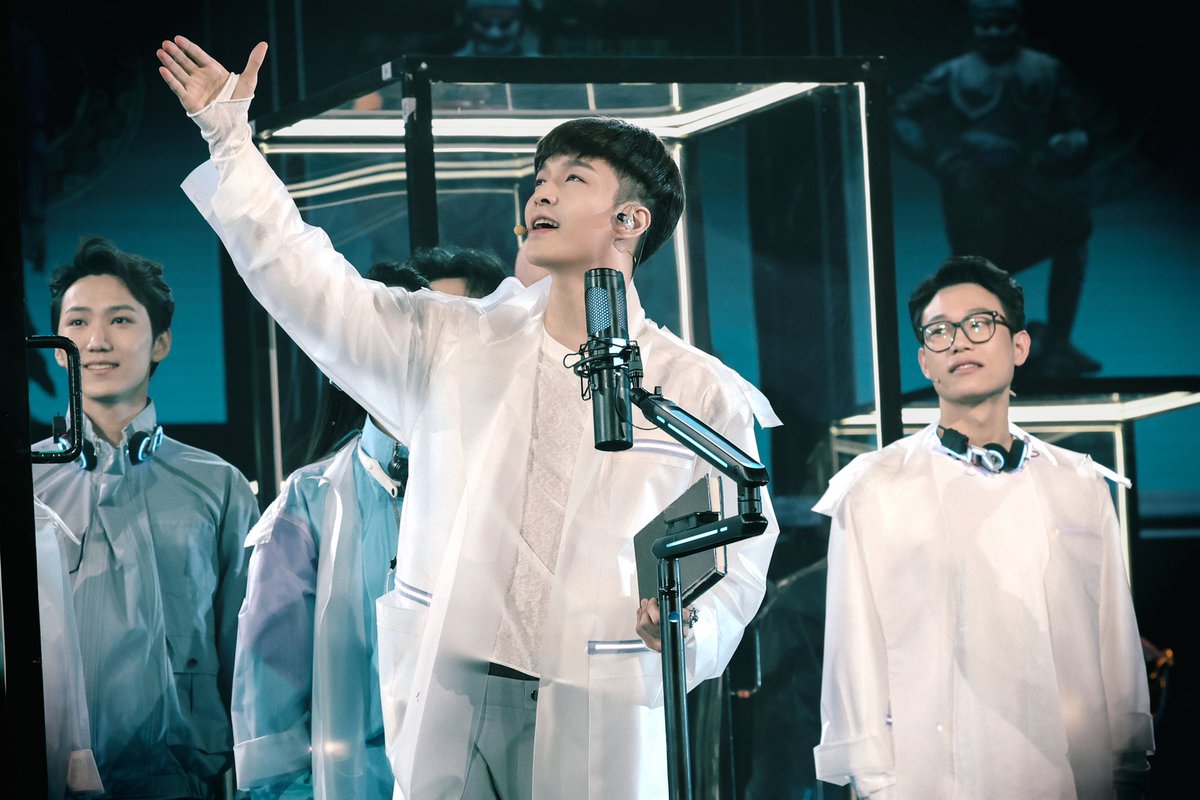 lay_studio's tweet photo. Perseverance nurtures change, love nurtures growth.
@layzhang first musical drama “The Summoning of Dunhuang",December 7-9 (Beijing) Day 2, waiting for you!
#LAY #LayZhang https://t.co/96BNFStggM